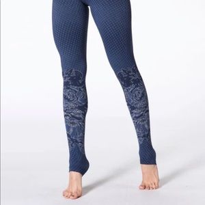 NUX Active Seamless Leggings Size Small